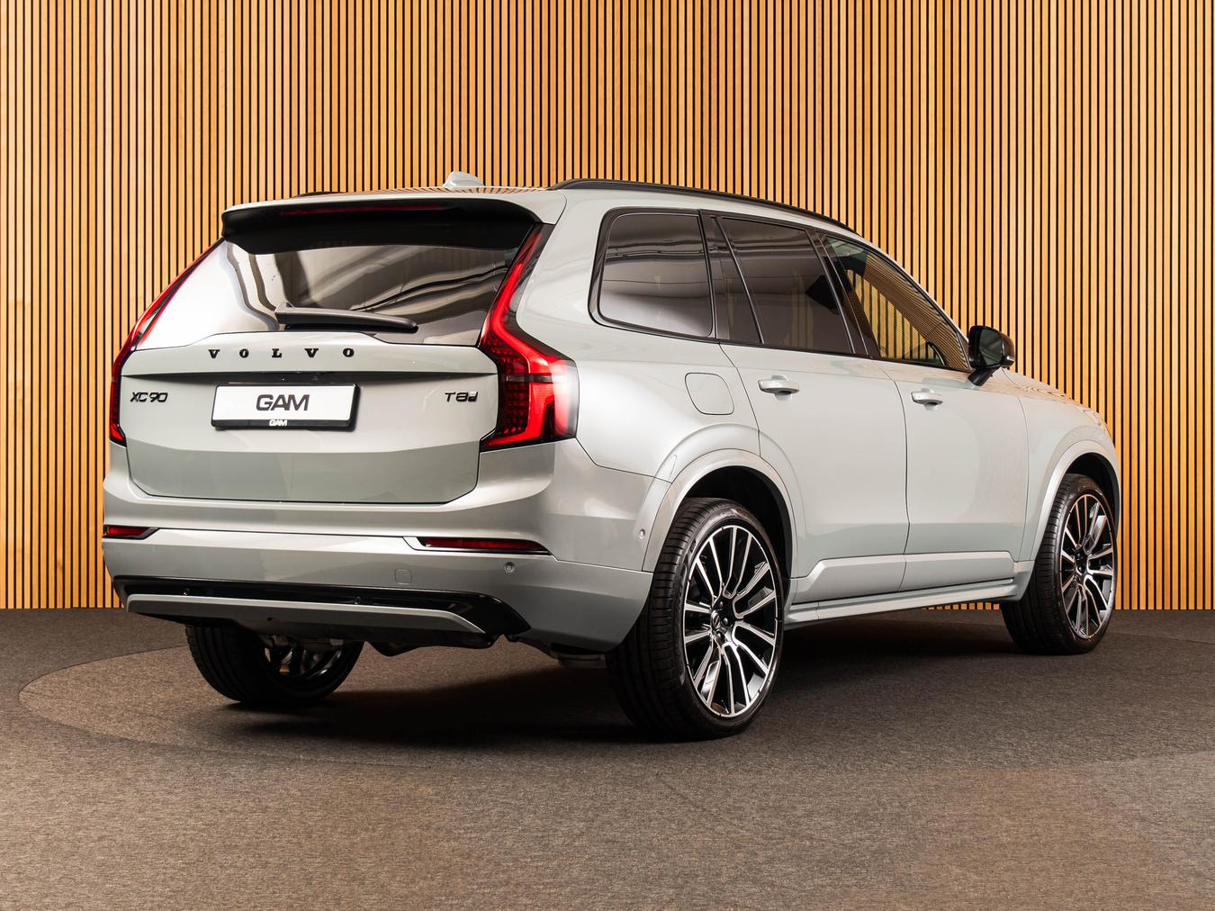 Volvo XC90 T8 Ultra Black Edition