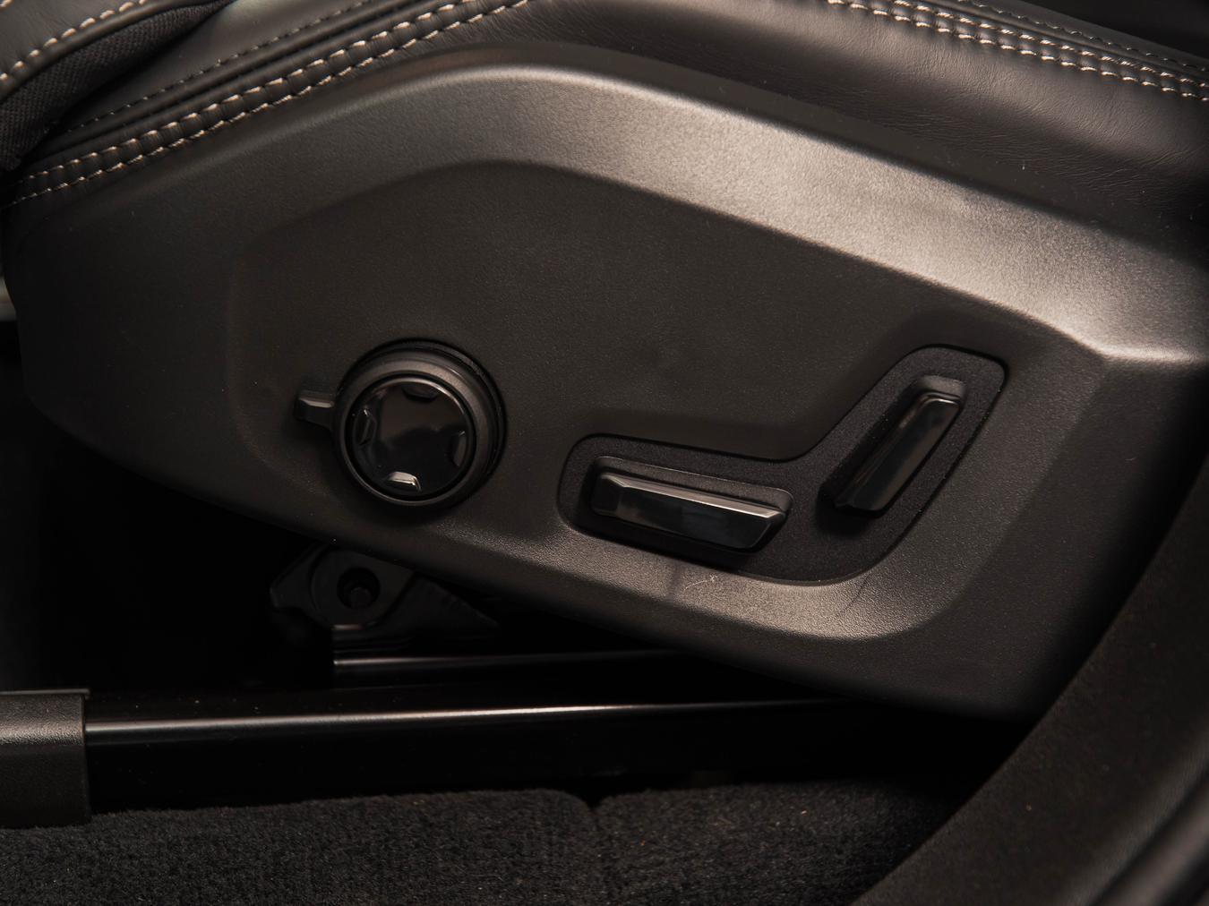 Volvo XC90 T8 Ultra Black Edition