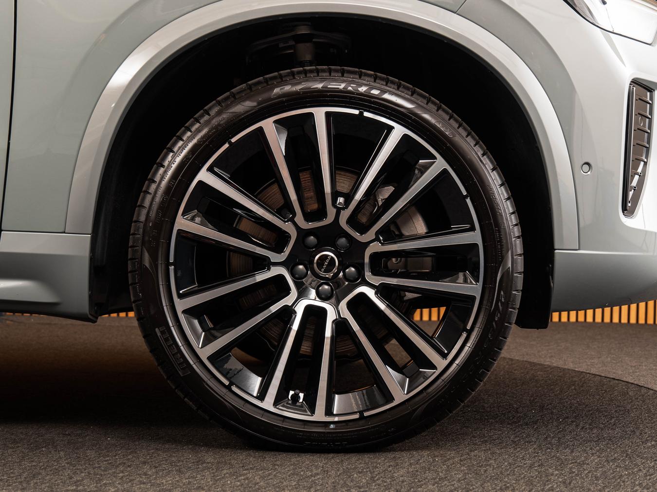 Volvo XC90 T8 Ultra Black Edition