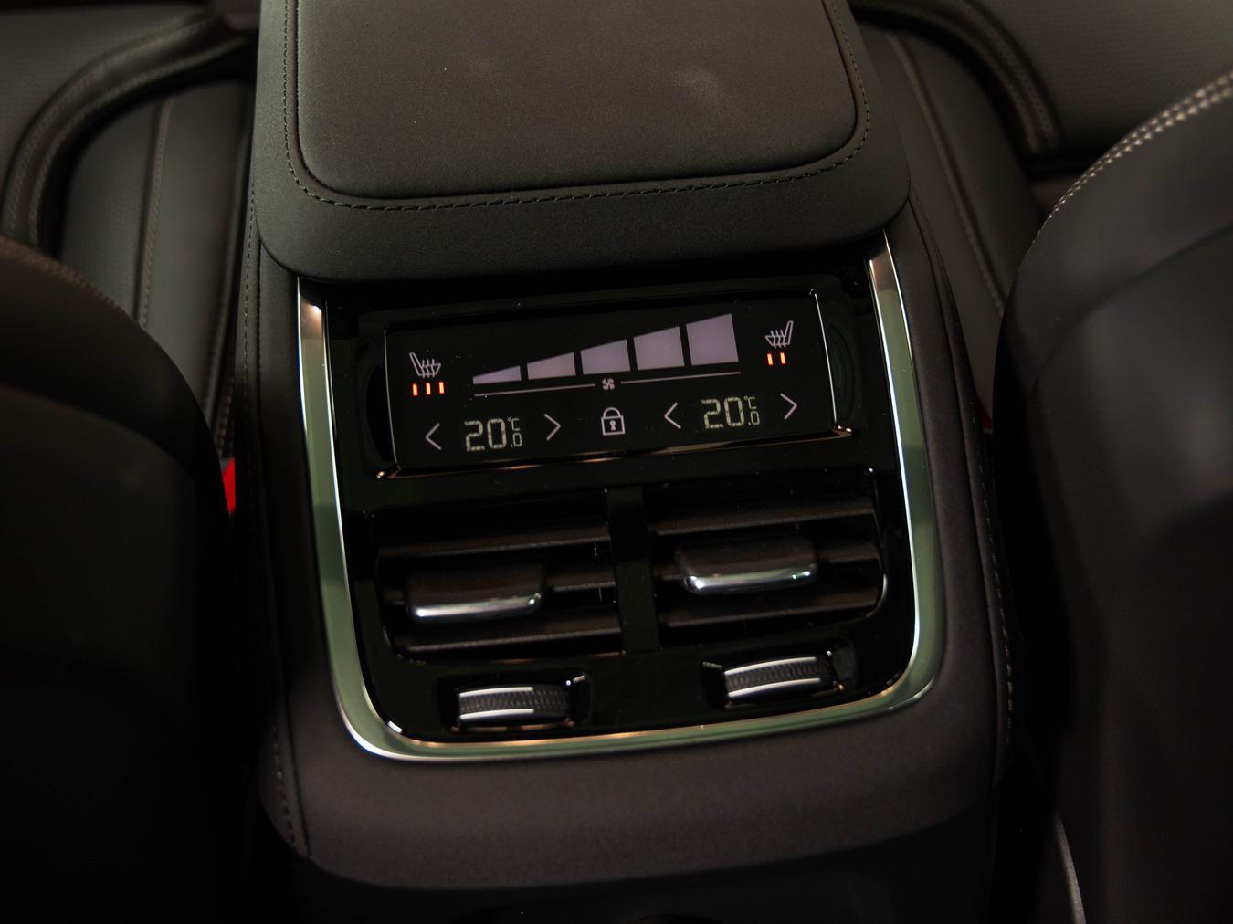 Volvo XC90 T8 Ultra Black Edition