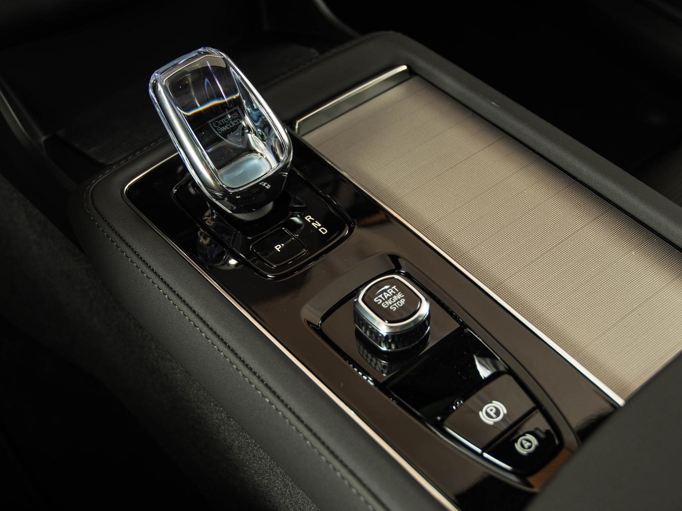 Volvo XC90 T8 Ultra Black Edition