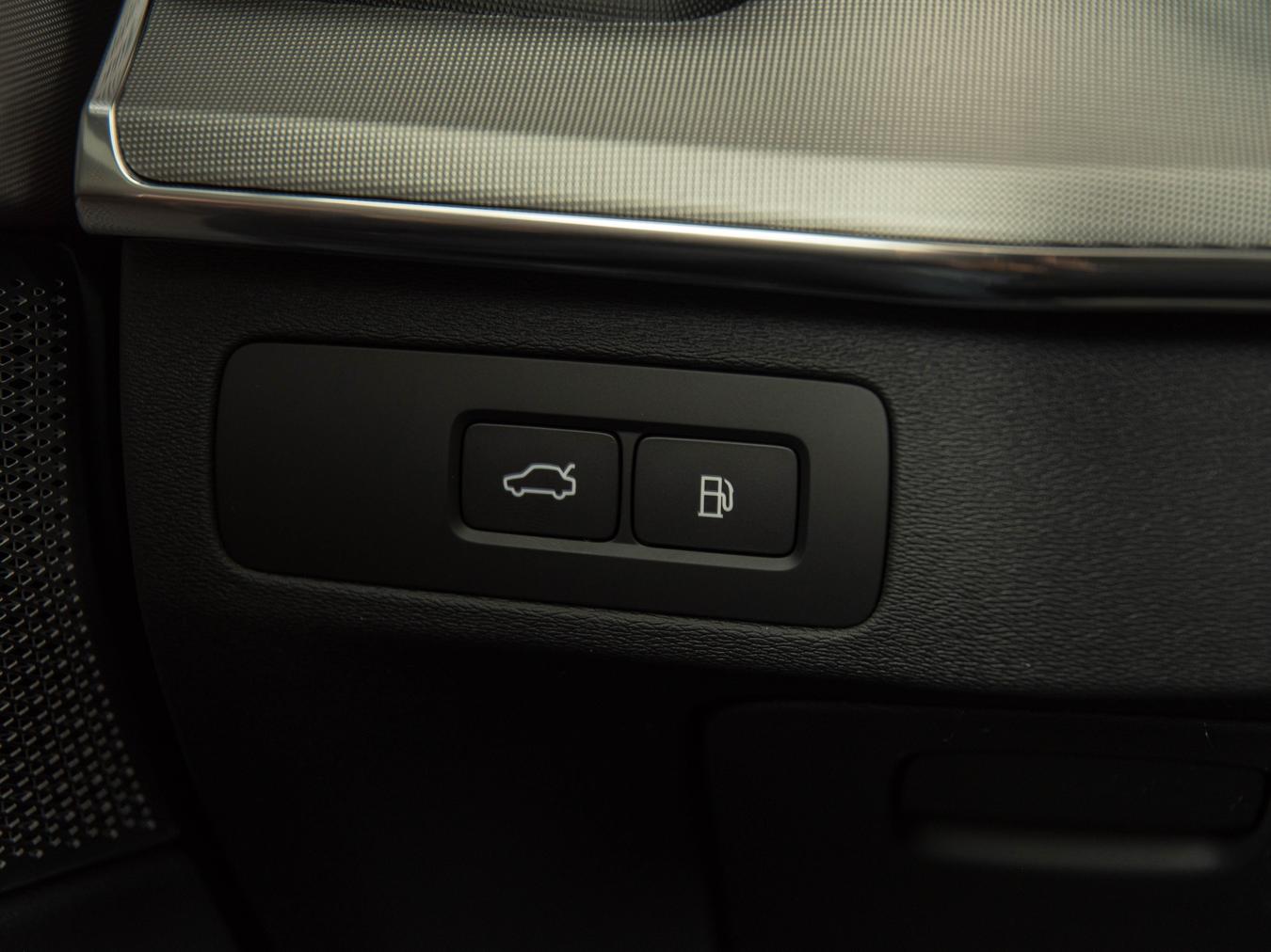 Volvo XC90 T8 Ultra Black Edition