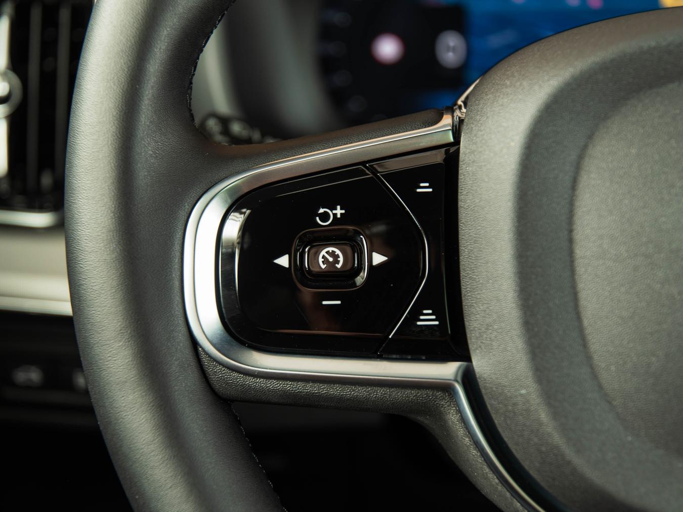 Volvo XC90 T8 Ultra Black Edition