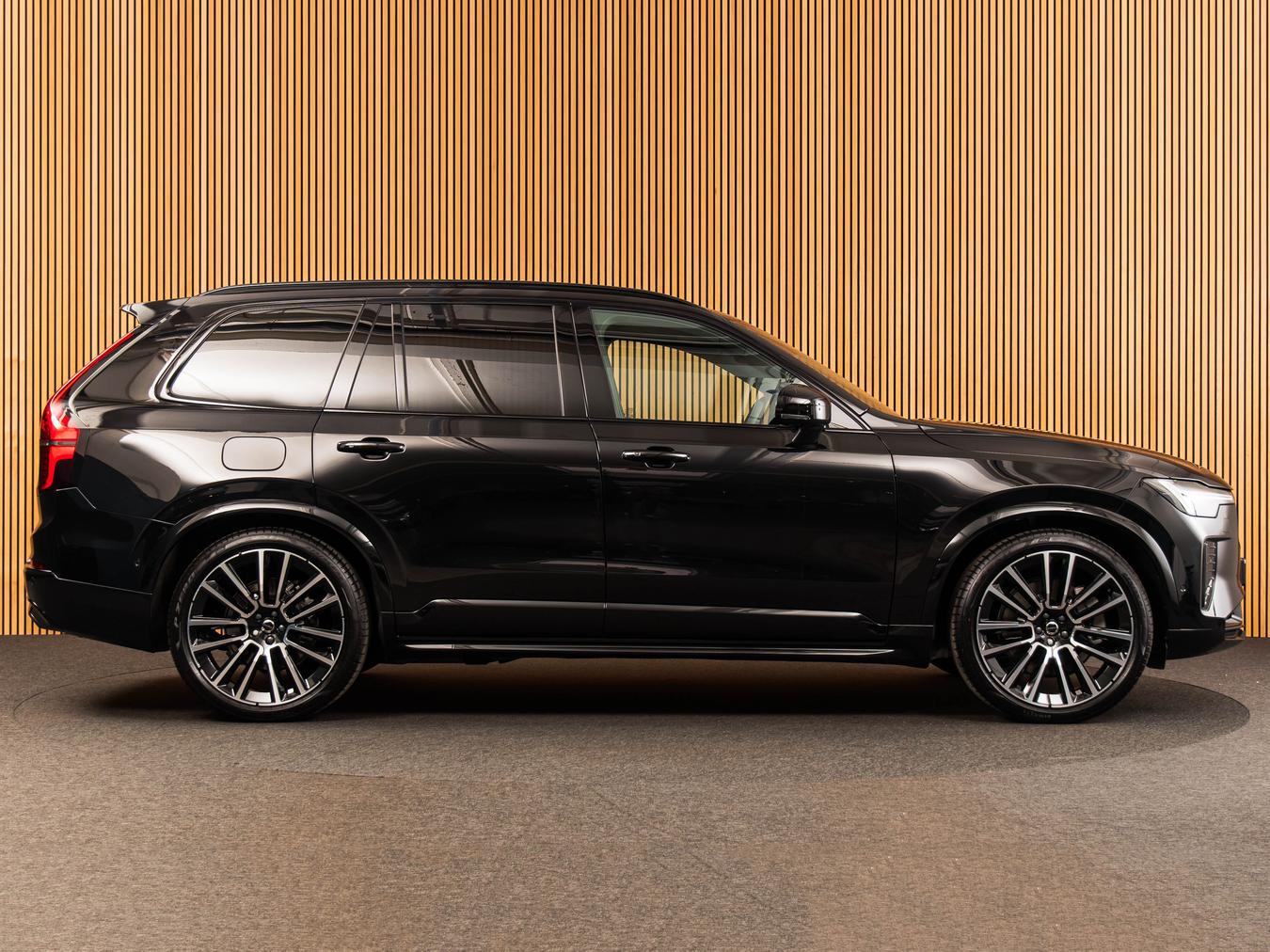 Volvo XC90 T8 Ultra Black Edition