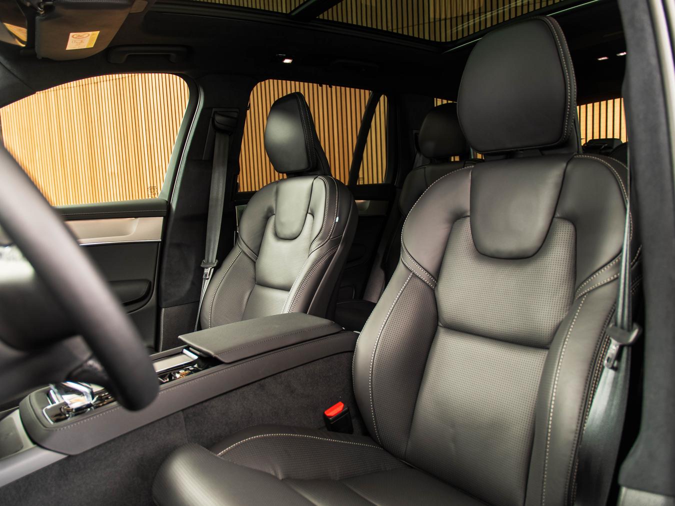 Volvo XC90 T8 Ultra Black Edition