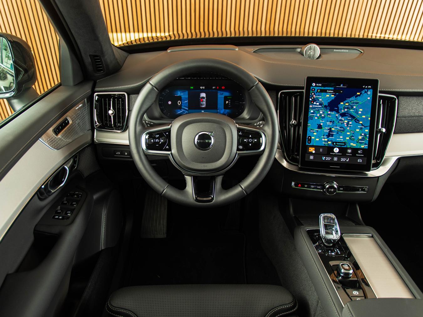 Volvo XC90 T8 Ultra Black Edition